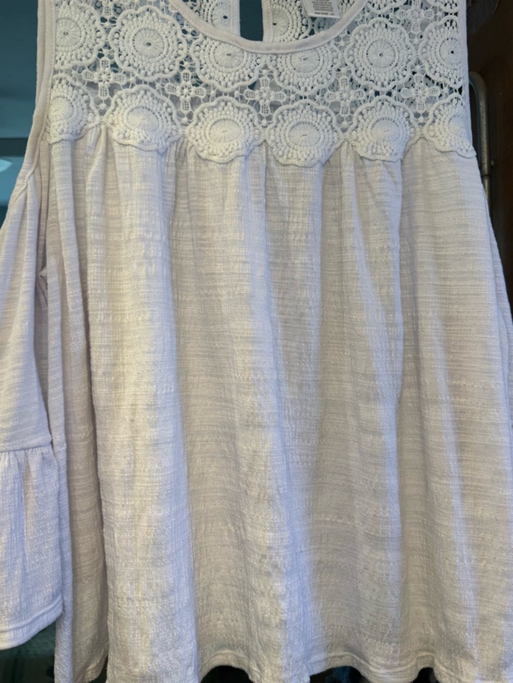 Lace neckline white cold shoulder blouse Sz 20 XXL
